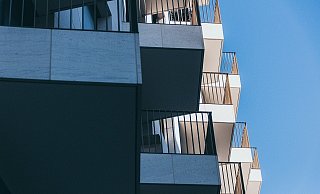 An der belebten Herforder Straße stieg der Mann auf einen Balkon - und wurde natürlich erwischt. - alba1970/Pixabay