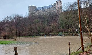 Wewelsburg unterhalb der Burg hat sich bereits ein See gebildet. - Johannes Büttner