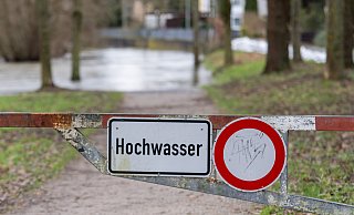 Hochwasser in Schloß Neuhaus an den Weihnachtsfeiertagen. Was passiert, wenn Frost dazukommt? - Niklas Tüns