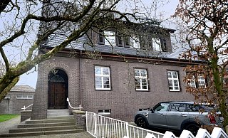 Das Haus Robert-Koch-Straße 4 zeichnet sich durch hohe architektonische Qualität aus.