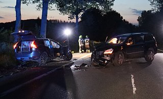 Die Autofahrer versuchten noch, einander auszuweichen, krachten aber dennoch ineinander. - Polizei Herford