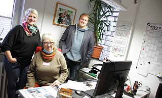 Ellen Sickes-Lange (v. l.), Martina Mlody und Lutz Köller. Leiter der Betreuung, wollen in der Region Schwellenängste gegenüber der Einrichtung und ihrer Bewohner abbauen. Fotos: Dieter Scholz - Dieter Scholz