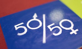 Insgesamt arbeiten mehr Frauen als Männer bei der Stadtverwaltung. Bis zum Jahresende 2022 waren 3.035 Personen bei der Stadt und den Eigenbetrieben beschäftigt. - DPA