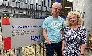 Dirk Stiepelmann und Marion Gauert waren mit ihrer Öffentlichkeitsaktion erfolgreich - und freuen sich nun auf das neue Schuljahr. - Nicole Sielermann
