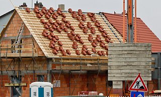 Die Stadt Verl wird kommunale Baugrundstücke demnächst verlosen. Von ihrem bisherigen Kriterienkatalog mit Punktevergabe verabschiedet sie sich. - Daniel Karmann