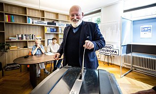 Bei der Europawahl in den Niederlanden liegt das Bündnis von Oppositionsführer Frans Timmermans (Foto) laut einer Nachwahlbefragung knapp vor der Partei des Rechtspopulisten Geert Wilders. - IMAGO/ANP