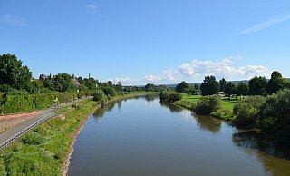 Der Weserbogen samt Promenade in Richtung Corvey wird eines der zentralen Punkte der Landesgartenschau sein. Hier soll auch das "bunte Klassenzimmer" entstehen. - Nicole Niemann
