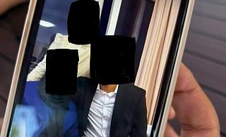 Solche und ähnliche Bilder wandern gerade durch die Sozialen Netzwerke. Sie zeigen den mutmaßlichen Täter, der in Bad Oeynhausen so schwer auf einen 20-jährigen Mindener eingeprügelt haben soll, dass dieser später im - Screenshot: Facebook/MT