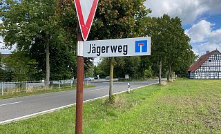 Die Hedemer Straße (K80) wird saniert: Die Vollsperrung reicht von der Einmündung K 84 Lübbecker Straße bis kurz vor den Jägerweg. - Sandra Spieker