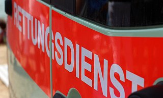 Aufgrund ihrer schweren Verletzungen wurde die Jugendliche in ein Paderborner Krankenhaus gebracht. - (Symbolbild) Pixabay