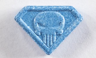 Die Polizei warnt eindringlich vor der Einnahme der Ecstasy-Pille "Blue Punisher". - dpa