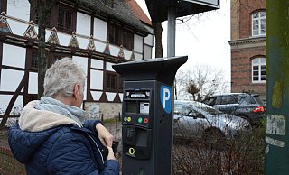 Die Stadt Warburg verzichtet vor Weihnachten darauf, Knöllchen an Falschparker zu verteilen. - Lena Henning