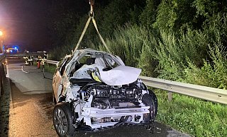 Der verunfallte Toyota Aygo. - Daniel Hobein / Feuerwehr Bad Salzuflen