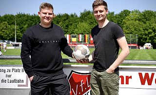 Der jüngere Nils (l.) und sein großer Bruder Björn haben beim VfL Theesen ihre Spuren hinterlassen. - Peter Unger
