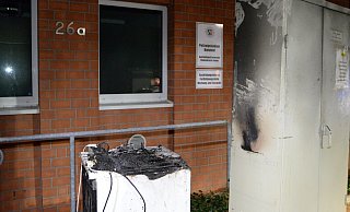 Dank des schnellen Eingreifens bleibt der Schaden gering. Ein Kühlschrank und ein Wandschrank sind unbrauchbar. - Andreas Eickhoff