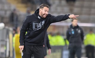 Arminia-Trainer Mitch Kniat geht mit Zuversicht in das immens wichtige Heimspiel gegen Viktoria Köln. - Oliver Krato