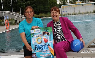 Badleitung Kerstin Lech und Marion Kapsa von der Bünder Bäder GmbH freuen sich auf die Besucher. - Jan-Henrik Gerdener Badleitung Kerstin Lech und Marion Kapsa von der Bünder Bäder GmbH freuen sich auf die Besucher. - Jan-Henrik Gerdener