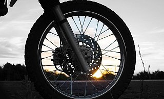 In Rahden hat sich ein Unfall mit einem Motorrad ereignet. - Symbolbild: Pixabay/eliasbuty