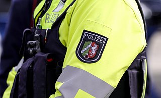 Die Täter gaben sich als Polizisten aus, um die Menschen zu täuschen. - picture alliance / Flashpic