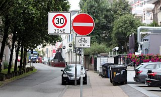 Zu viele und verwirrende Schilder: Der Altstadt-Test soll nach Ablauf der Frist am 28. Februar enden. - Wolfgang Rudolf