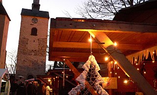 Gemütliche Atmosphäre: Der Weihnachtsmarkt wird wieder an der Stiftskirche stattfinden. - Neue Westfaelische Zeitung