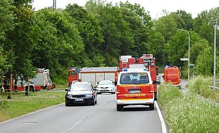 Ein Großaufgebot an Einsatzkräften ist an den Bahngleisen in Vennebeck im Einsatz. - Privat