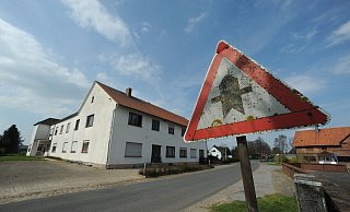 Die Stadt betrieb bis vor einigen Jahren eine Unterkunft in Getmold. Sie war marode und wurde abgerissen. Hier soll jetzt ein Neubau entstehen. - Joern Spreen-Ledebur (Archiv)