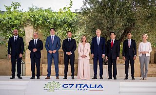 Charles Michel, EU- Ratspräsident (v. l.) Bundeskanzler Olaf Scholz, Justin Trudeau, Premierminister von Kanada, Emmanuel Macron, Präsident von Frankreich, Giorgia Meloni, Ministerpräsidentin von Italien, US-Präsident Joe Biden, Fumio Kishida, Ministerpräsident von Japan, Rishi Sunak, Premierminister von Großbritannien, und Ursula von der Leyen, EU- Kommissionspräsidentin, stehen beim Familienfoto zum Gipfeltreffen der G7-Staaten. - Michael Kappeler