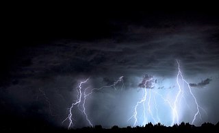 Schwere Gewitter mit Starkregen und Hagel kündigen sich an. - Symbolbild: Pixabay