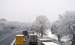 Am Donnerstagmorgen staut es sich auf der A30 in Fahrtrichtung Osnabrück. - Katharina Eisele