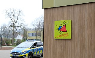 Innerhalb weniger Wochen zeigte die Polizei Präsenz an der Stadtschule Lübbecke. - Heike von Schulz