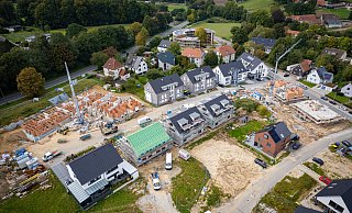 Das Baugebiet Fürfeld an der Großdornberger Straße wächst und wächst. Die Erschließung ist nach dem Tod eines der Besitzer des Grundstückes nun wieder gesichert. Einige Bauplätze sind noch zu haben. - Mike-Dennis Müller / www.mdm.photo