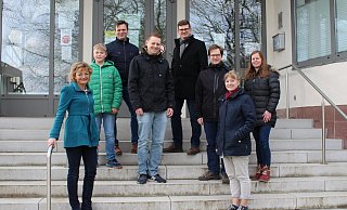 Corinna Beier (v. l.), Ansgar Claes mit Sohn Leonhard, Benedikt Westphal und Jan Franzke von der CDU- Fraktion sowie Malte Janßen, Marita Kaufmann und Vanessa Bockelkamp von der Jungen Kultur Steinheim. - CDU