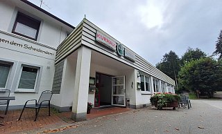 Zuletzt sind Gerüchte über die Zukunft der Gastronomie im Kurhaus Bültermann aufgekommen, die Bünder verunsichert haben. - Peter Heidbrink