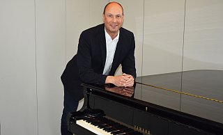 Bildungs- und Kulturdezernent Uwe Damer freut sich auf viele Interessierte fürs Kulturangebot. - Stadt Bad Driburg