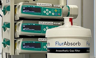 Ein Filter, der verwendetes Narkosegas auffangen kann, wird im Johannes-Wesling-Klinikum getestet. - Prof. Dr. Jochen Hinkelbein