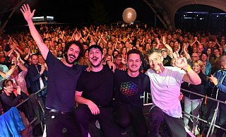 Die Coldplay Tribute-Band "Viva la Vida" begeisterte bereits in diesem Sommer die Besucher auf dem LGS-Gelände. Im August 2024 wird das Konzert eine Neuauflage bekommen. - Thomas Kube
