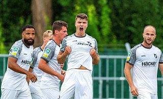 Da spannt das Trikot: Maximilian Hippe hat zum 3:2 getroffen. - Joel Beinke
