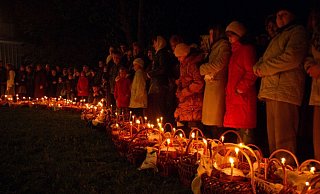 Die Osterkörbe mit Eiern, Osterkuchen und anderen Speisen werden Ostersamstag nach Mitternacht gesegnet. - Privat