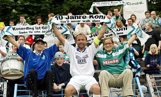 Beim FC Gütersloh wurde Dirk Konerding zur Legende, die Fans feierten ihr Idol mit einem eigenen Schal. - Jens Dünhölter