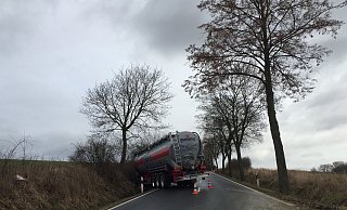 Auf der Diebrocker Straße hat es einen Unfall mit einem Lkw gegeben. - Christina Römer