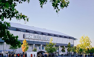 In der Paderborner Home-Deluxe-Arena steigt am Freitag, 31. März, ein besonderes Fan-Event. Fünf Leserinnen und Leser der "NW" sowie fünf weitere Gewinner, die der SC Paderborn 07 auswählt, dürfen exklusiv dabei sein. - Besim Mazhiqi