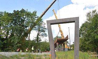 Einheben des Mittelteils der neuen Brücke über den Westring - Jens Dünhölter