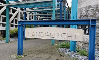 Wegen Zwangsprostitution vor Gericht: Ein 20 Jahre alter Mindener kam mit Dauerarrest davon. Foto: Susanne Barth - Susanne Barth