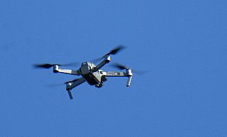 Auch die kleinen Fluggeräte bringen erstaunliche Bilder hervor. Nicht immer zur Freude von Menschen, die in ihrem Garten ihre Ruhe haben möchten. - Andreas Muenster