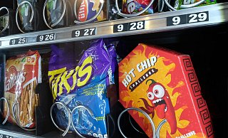 Objekt der Begierde: Beim Original "Hot Chip Challenge" gleicht die Verpackung einem roten Sarg. Drinnen wartet ein einzelner Mais-Tortilla, dessen Schärfe rund 1,8 bis 2,2 Millionen Scoville-Einheiten erreicht. - Andreas Frücht