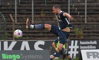 Auf dem Sprung zum Stammspieler? Julian Schauerte, hier im Spiel gegen Rot-Weiss Essen, hat als rechter Abwehrspieler beste Karten, beim Saisonauftakt gegen den SC Paderborn II von Coach Julian Hesse eingesetzt zu werden. - Jens Dünhölter