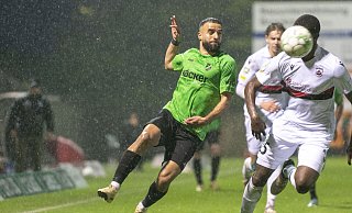 Knifflige Aufgabe: Rödinghausens Stürmer Ramien Safi wird sich in Oberhausen strecken müssen, um seine bisherige Bilanz von zehn Saisontoren weiter zu verbessern. - Joel Beinke