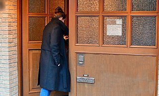 Nachdem ein Beschluss des Oberlandesgerichts Hamm Elke D. die Rückkehr in ihre Wohnung ermöglicht hat, bekommt sie jetzt Unterstützung von ungeahnter Stelle. - Gunter Held