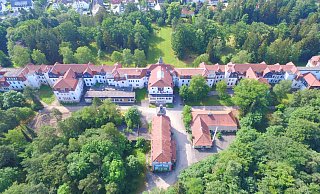 Für das Gebäude der ehemaligen Auguste-Viktoria-Klinik deutet sich eine gute Zukunft an. Die Stadt Bad Lippspringe hat einen Erbbaurechtsvertrag mit einer Investorengruppe abgeschlossen. - Jens Reddeker